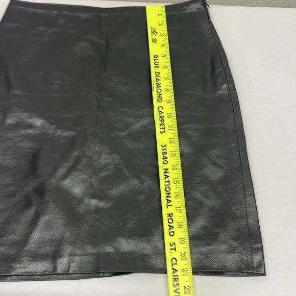 Finity 100% Genuine Leather Knee-Length Skirt, Black, size 12 A-Line Pencil - Picture 4 of 10